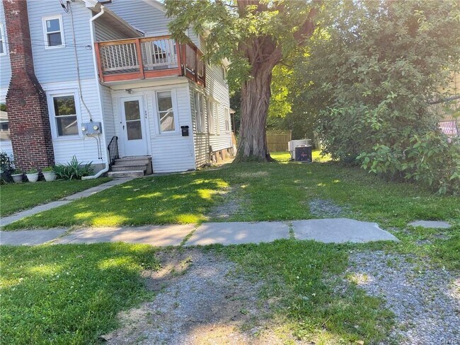 Building Photo - 204 McCool Ave
