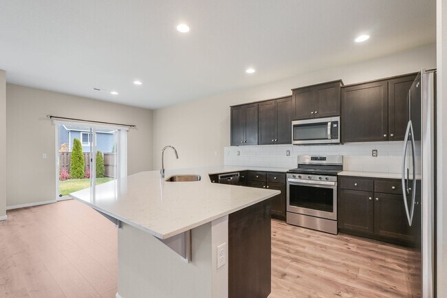 Foto del edificio - Beautiful Newer Build 5 Bed 3 Bath Beaverton Rental Home!
