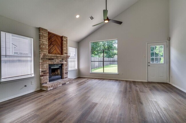 Foto del edificio - 15902 De Peer Ave