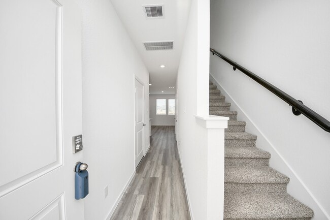 Building Photo - 1006 Moon Drop Ln
