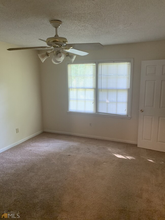 Building Photo - 2070 Kings Gate Cir SW