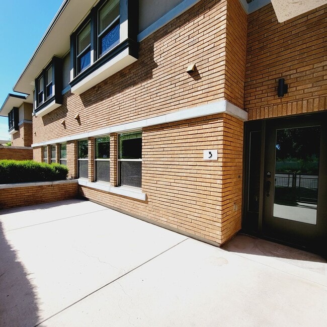 Building Photo - 1400 E Bethany Home Rd Unit 3 - Excellent ...