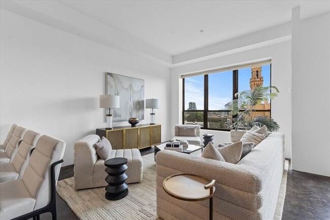 Building Photo - Boston Modern Condo 1BR+DEN
