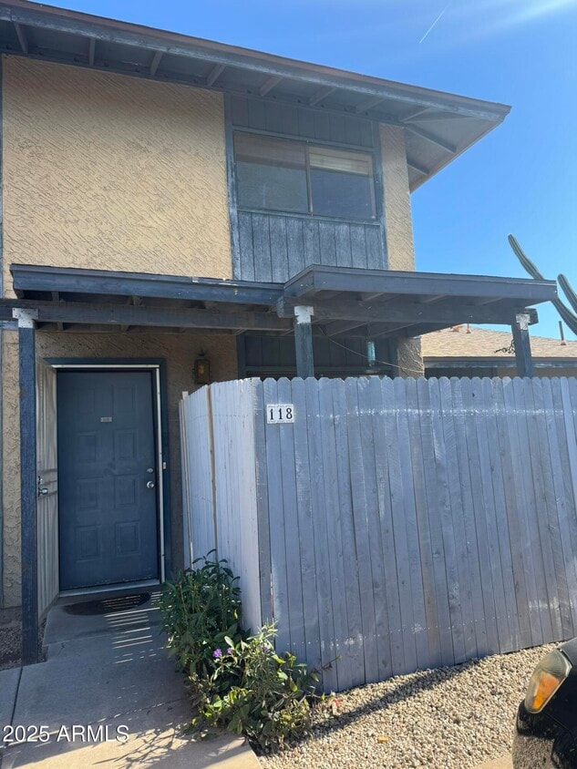 Foto principal - 286 W Palomino Dr