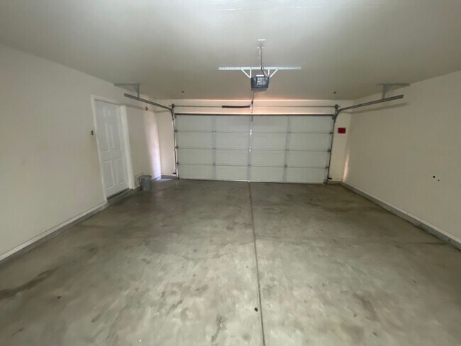 Foto del edificio - Tulare unit coming soon!