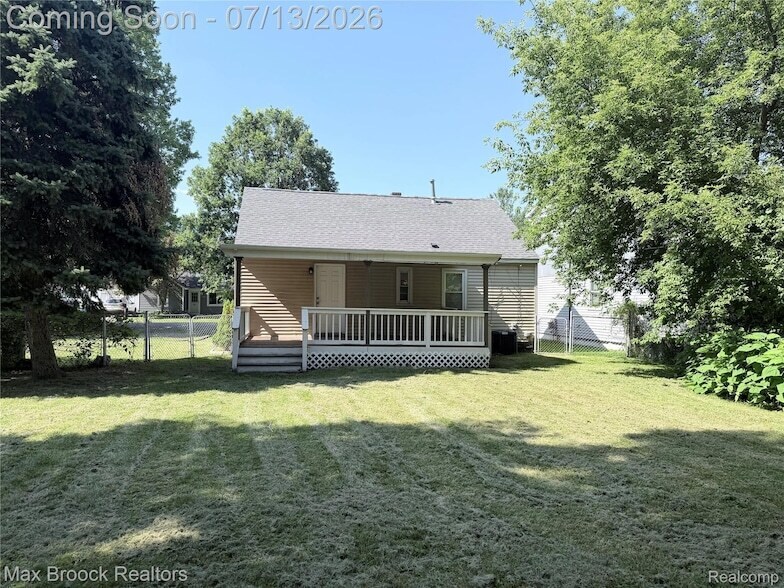Building Photo - 1130 Birchwood Ave