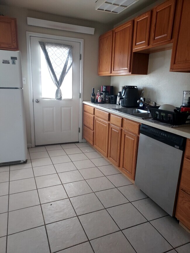 Building Photo - 3301 Georgia Cir