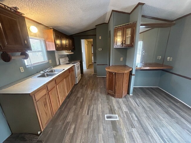 Foto del edificio - 201 Williams Cir