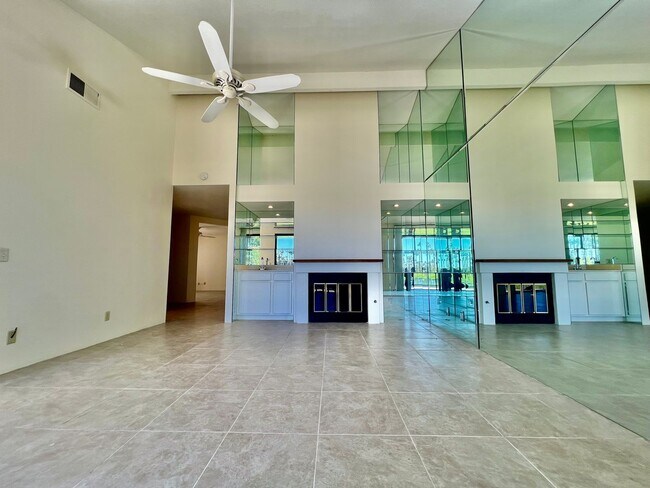 Foto del edificio - AVAILABLE NOW!! 2 Bedroom 2 Bathroom + Den Home in Palm Desert!!
