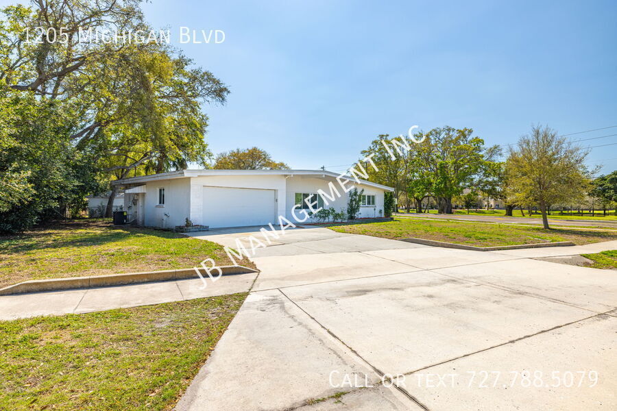 Foto principal - Available Now!! 3/2/2 Spacious home!