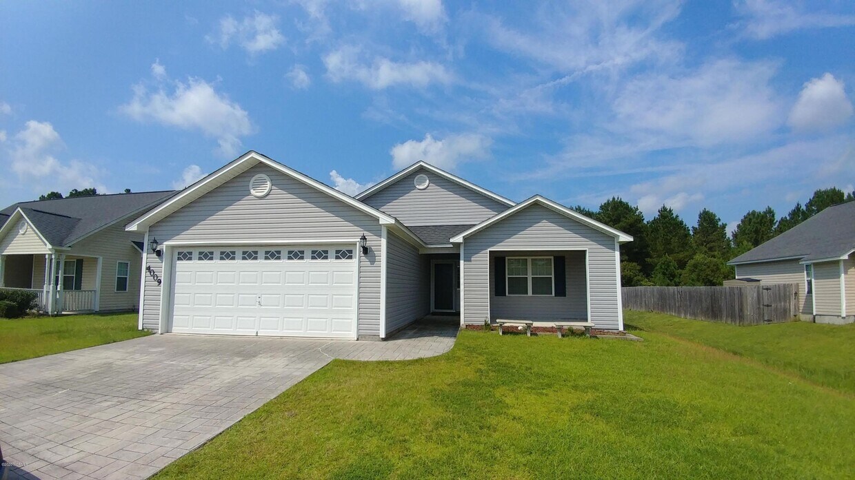 4009 W.T. Whitehead Dr, Jacksonville, NC 28546 House for Rent in