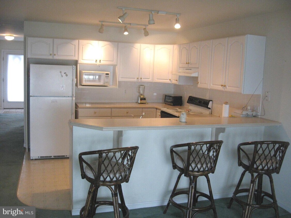 Primary Photo - 31 NE Isles Dr