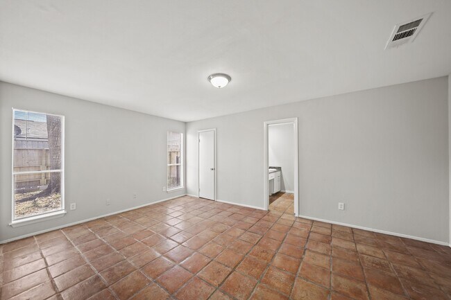 Foto del edificio - 4343 Willow Beach Dr