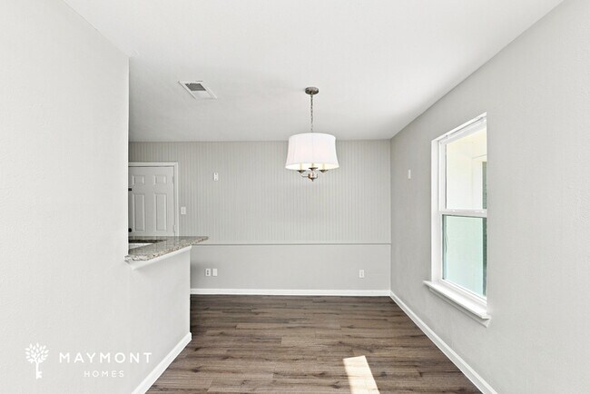 Foto del edificio - 822 Rumfield Rd