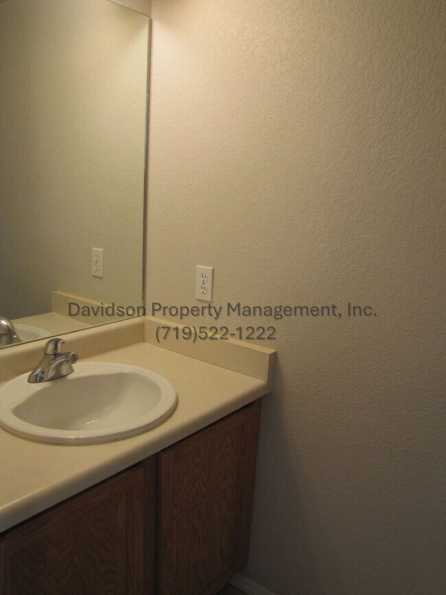 Foto del edificio - Great 3 Bedroom Condo the Briargate Area