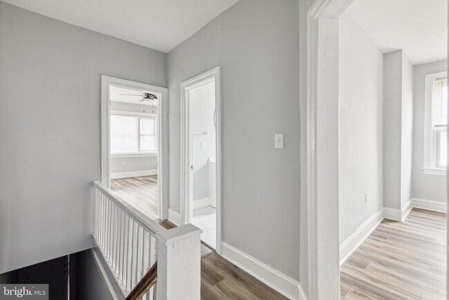 Foto del edificio - 1200 N 64th St