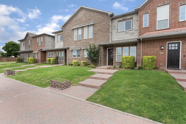 Foto del edificio - 5871 Rivendell Dr