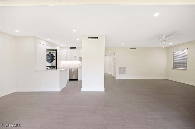 Foto del edificio - 1155 Sandpiper St