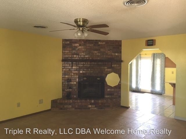 Building Photo - 3 br, 2 bath House - 1208 Desert Dawn