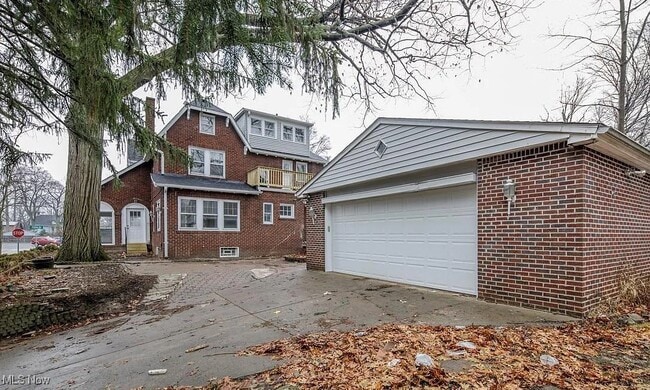 Building Photo - 12980 Cedar Rd