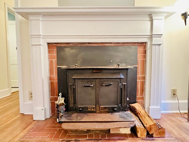 Building Photo - 312 Greenwood Dr