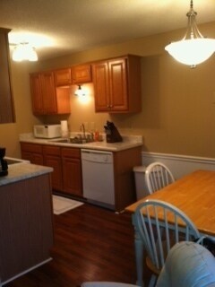 Building Photo - 201 Oakmont Ave
