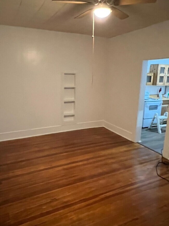 Foto del edificio - 820 Wheless Ave