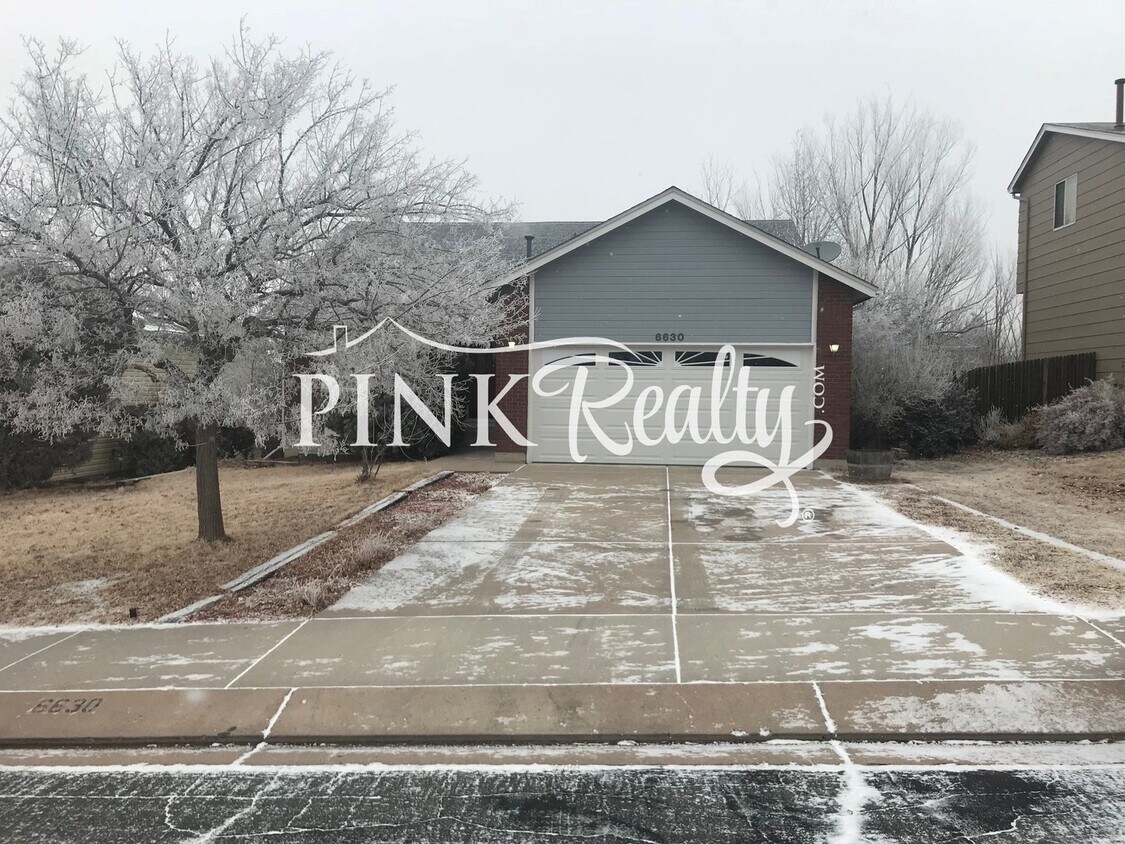 Primary Photo - Charming Rancher with Fully Finished Basem...