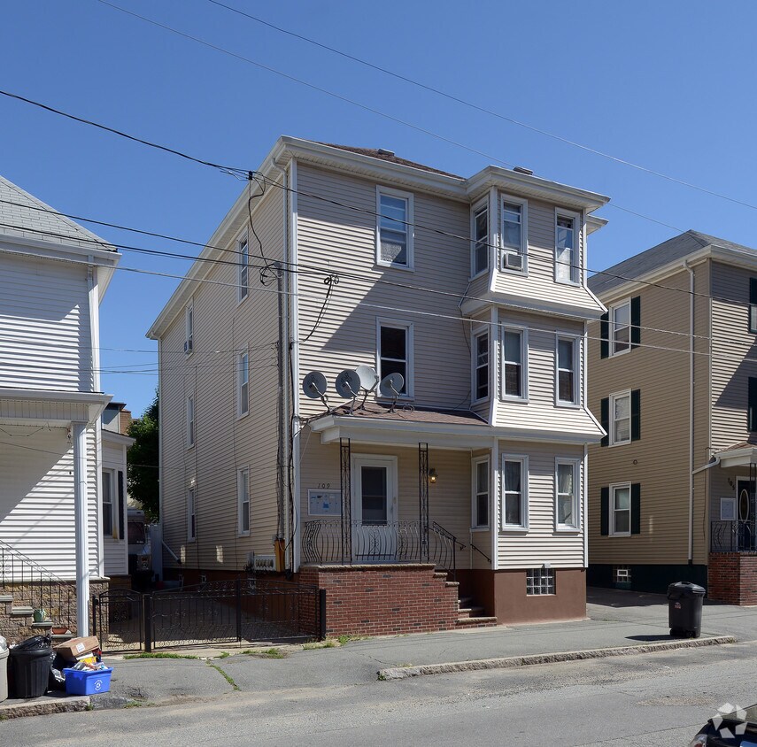 109 Bullard St, New Bedford, MA 02746 Apartments in New Bedford, MA