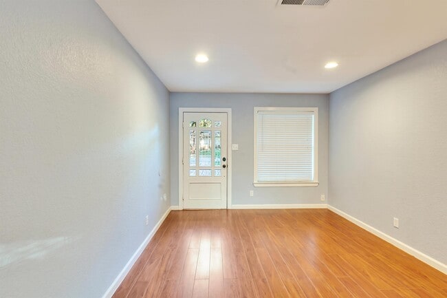 Building Photo - 8702 Parkfield Dr