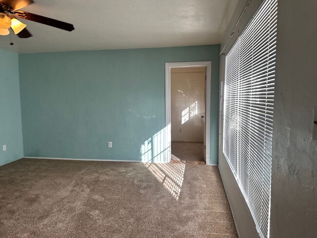 Building Photo - 4 Bed, 2 Bath House on a Large Corner Lot for Rent (22nd St/Wilmot)