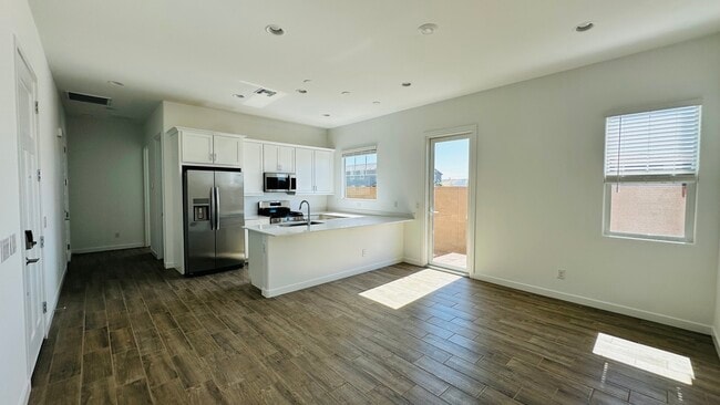 Building Photo - 23007 E Roundup Way
