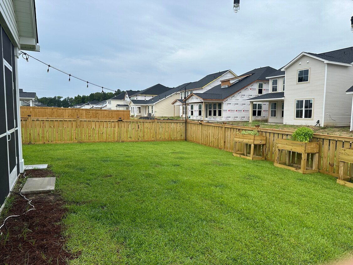 Building Photo - 8669 Windsor Hill Blvd