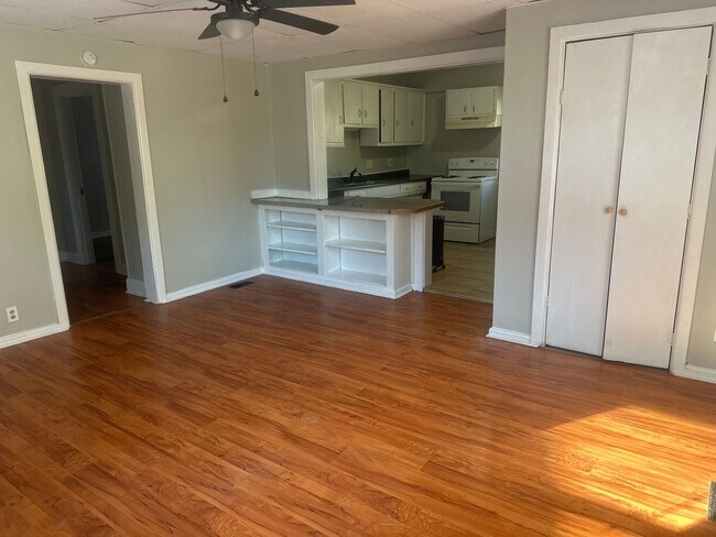 Foto del edificio - 710 W Kilgore Ave