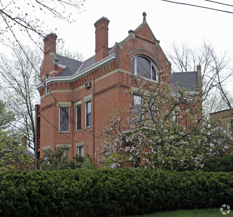 Building Photo - 3430 Brookline Ave