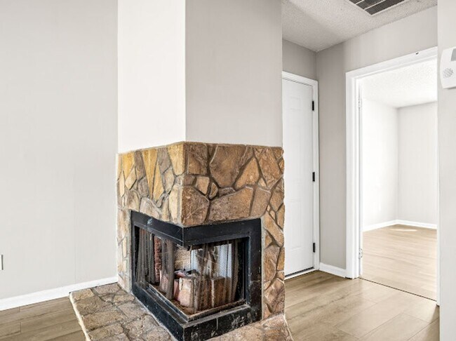 Foto del edificio - 115 Susan Dr