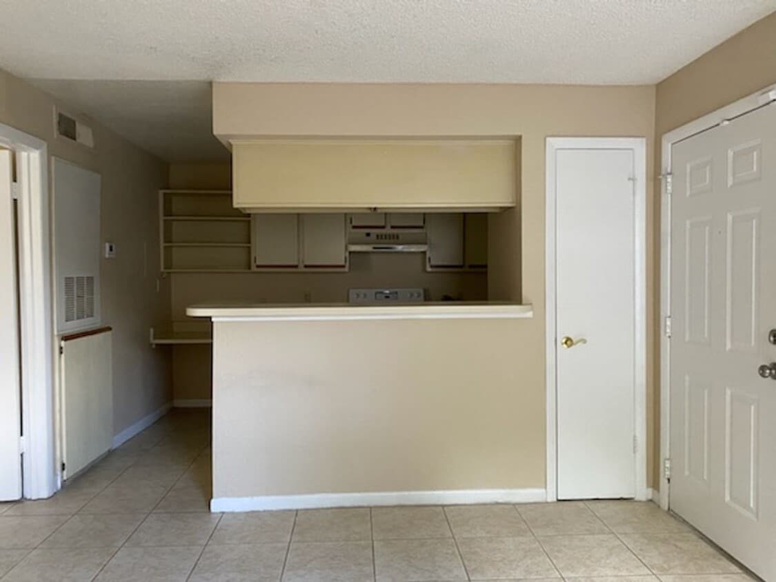 Building Photo - 5530 Chrishire Way