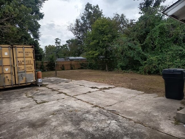 Building Photo - 5610 Cavalcade St