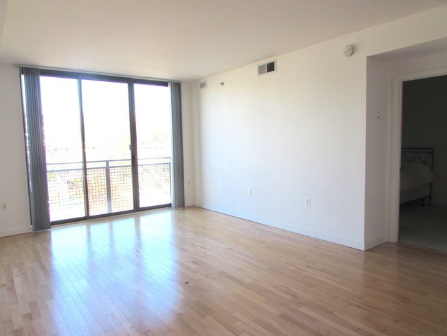 Foto del edificio - 3883 Connecticut Ave NW