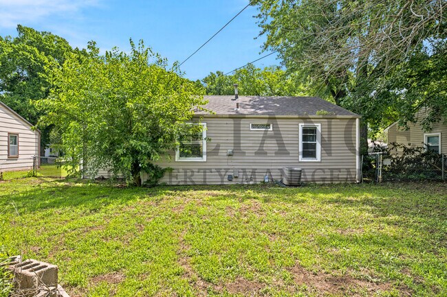 Foto del edificio - 4421 S Oak Ave