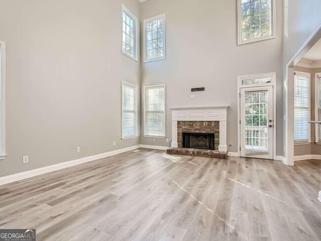 Building Photo - 22 Vinings Lake Dr SW