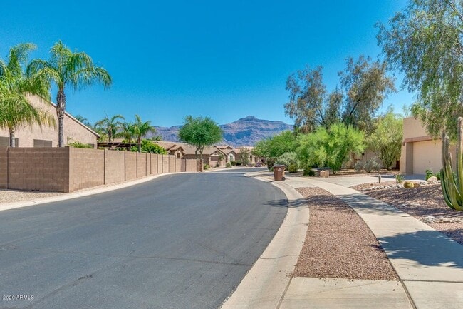 Foto del edificio - Beautiful Single-Family Homes with Mountain Views - Move in Special!