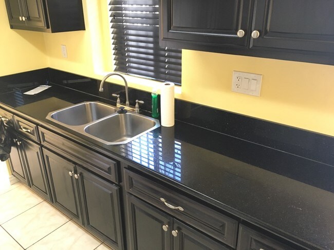 Foto del edificio - 3421-3431 W 63rd St