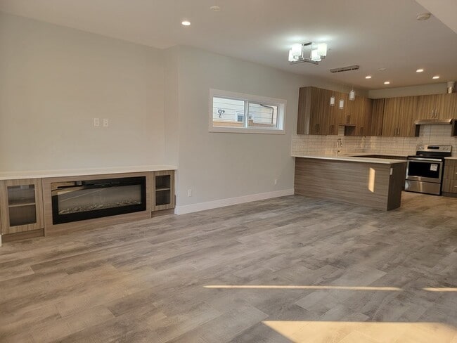 Photo du bâtiment - 808 Glenwood Ave