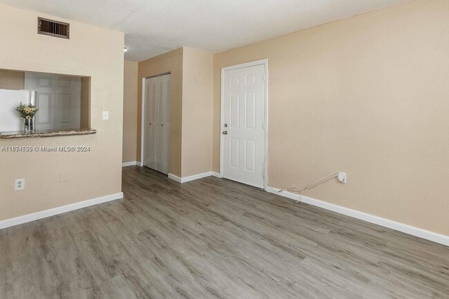 Building Photo - 1021 SW 104th Ct