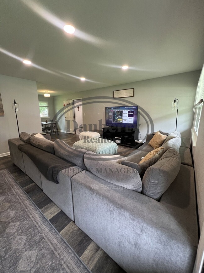 Foto del edificio - 6051 Graystone Dr