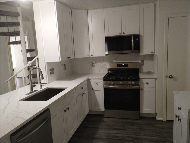 Foto del edificio - 10214 Green Valley Ln