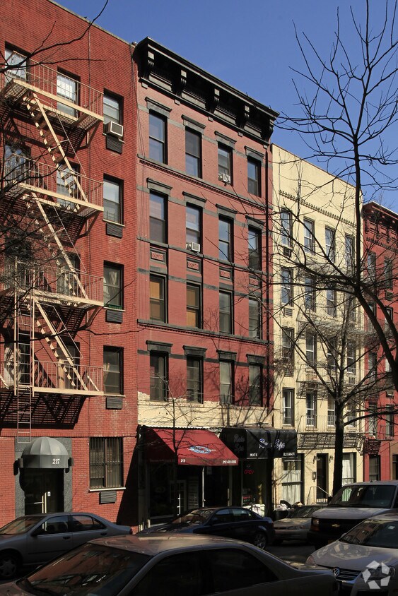 Building Photo - 219 E 89th St