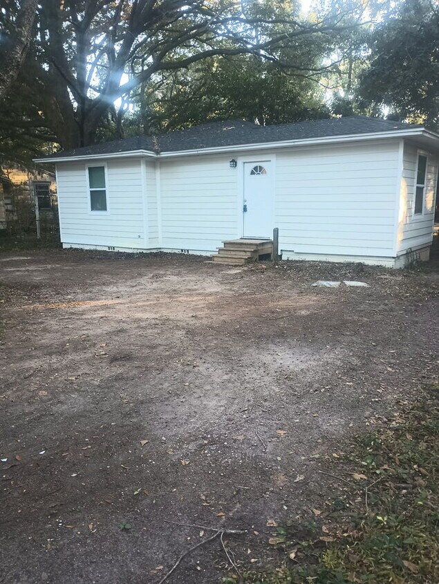 Primary Photo - 1105 N 50th Ave