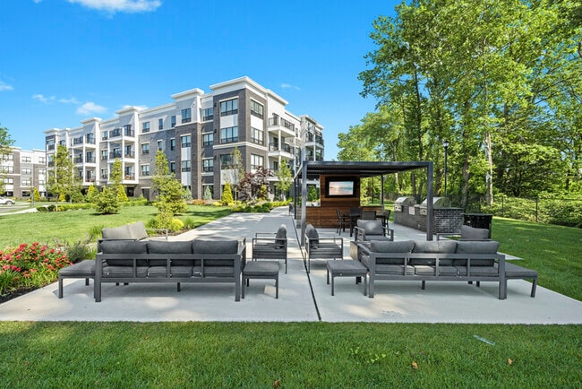 Building Photo - Walnut Hill